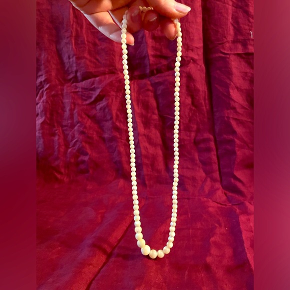Vintage graduated mother of pearl beaded necklace - Picture 2 of 6